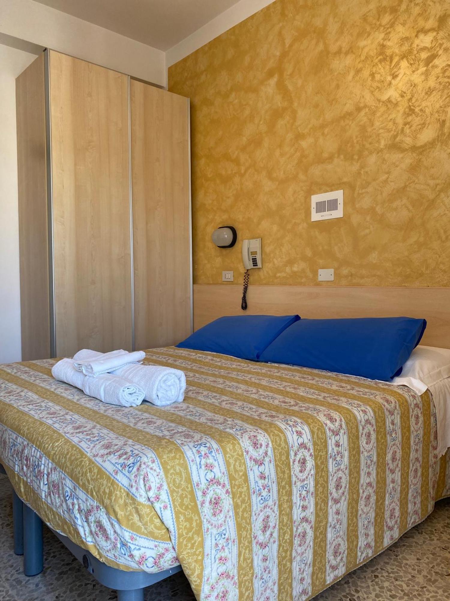 Hotel Loretta リミニ エクステリア 写真